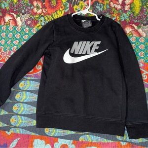 Boys Nike sweatshirt size 6-7